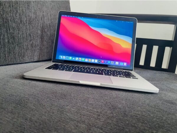 MACBOOK PRO 13 INCH 2017 PURCHASED RETINA LIKE NEW