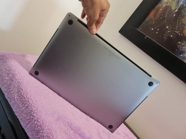 Pre Booking - Apple Macbook Pro 2018 l Touch Bar l Dual Graphics card - Image 8