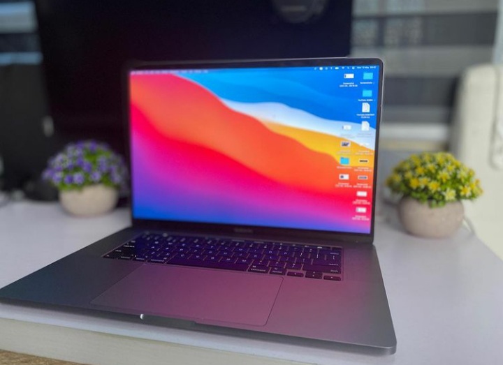 MacBook pro l 16 inch l 16 GB l 512 SSD l 6 GB Graphics l Warranty till 2023 - Image 2