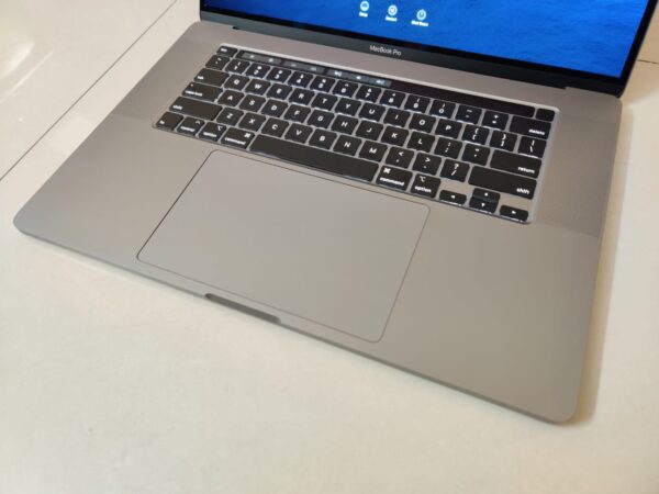 MacBook pro l 16 inch l 16 GB l 512 SSD l 6 GB Graphics l Warranty till 2023 - Image 4