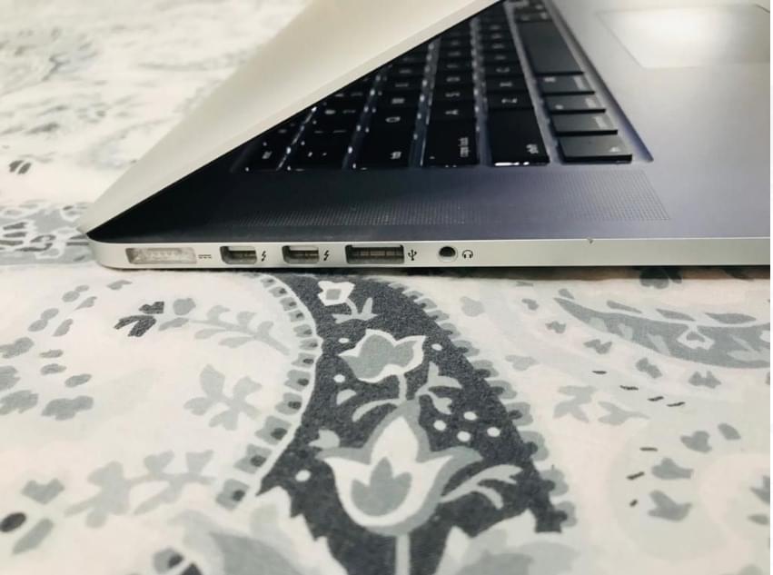 MACBOOK PRO RETINA A1398 2017 - Image 4